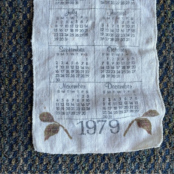 VINTAGE 1979 Sunflower Calendar Linen Decorative Towel - Picture 3 of 5